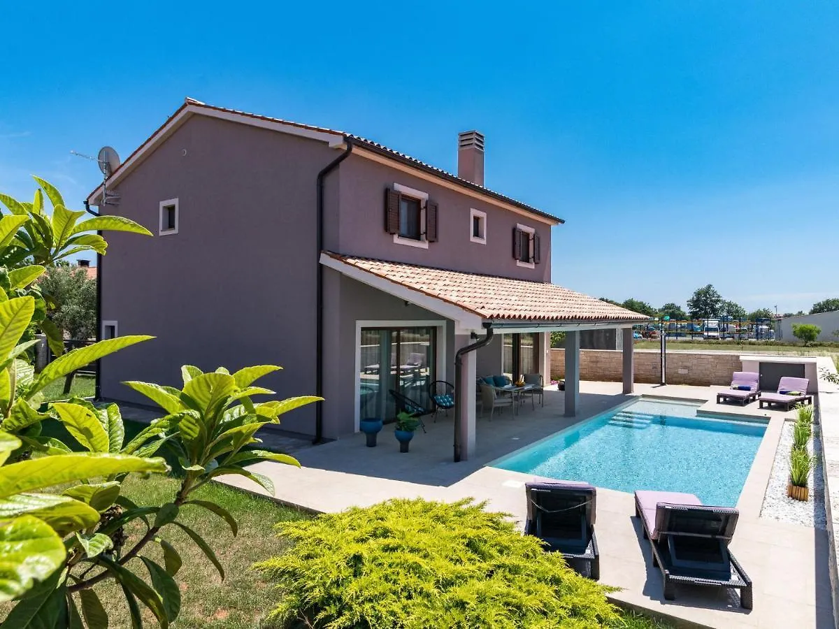 Holiday home Beautifull Villa With Private Pool Pula